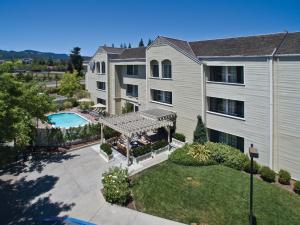 an aerial view of a house with a swimming pool at Napa Winery Inn in Napa