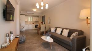 Fotografie z fotogalerie ubytování Paralia Luxury Suites v destinaci Agios Stefanos