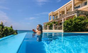 Fotografie z fotogalerie ubytování Paralia Luxury Suites v destinaci Agios Stefanos