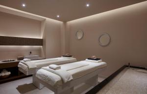 Kúpele alebo wellness v ubytovaní Boutique 5 Hotel & Spa - Adults Only