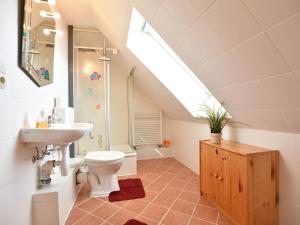 Koupelna v ubytování Wohnung in Groß Strömkendorf