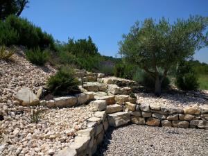 Gallery image of Les agaves piscine panoramique vue exceptionnelle in Grospierres