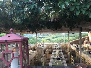 Restauracja lub miejsce do jedzenia w obiekcie Tenuta La Borriana