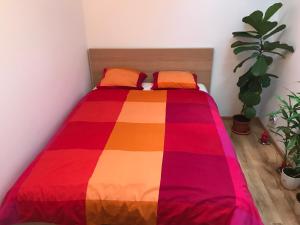 Кровать или кровати в номере luxury apartment mihai bravu