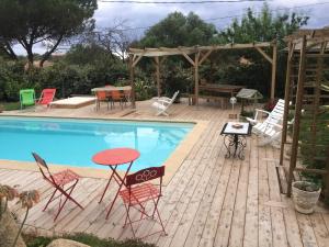 Bazén v ubytovaní B&B Macchia Verdata avec piscine alebo v jeho blízkosti