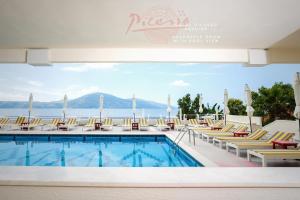 Bazén v ubytování Hotel Picasso nebo v jeho okolí