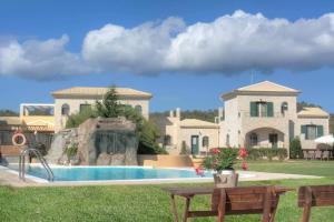 The swimming pool at or close to Stalakton Country Maisonettes