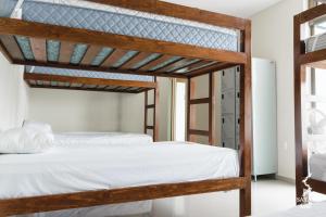 Dviaukštė lova arba lovos apgyvendinimo įstaigoje Sayab