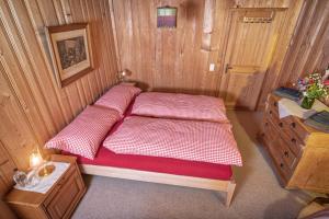 Letto o letti in una camera di BnB DeHeimelig