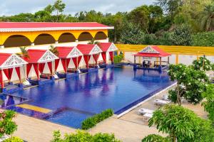 Bazén v ubytování Viceroy Beach And Spa Resort nebo v jeho okolí