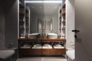 Kúpeľňa v ubytovaní Athens Avaton Suites