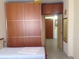 Letto o letti in una camera di Amal Vlora Apartament