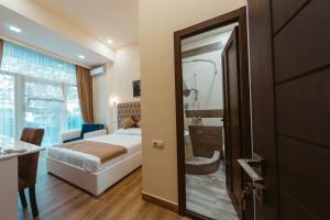 Ένα μπάνιο στο L'image Art Hotel