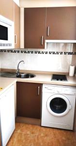 Kuchnia lub aneks kuchenny w obiekcie Seaview Fuengirola Apartment