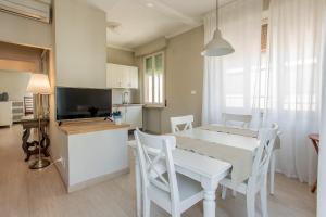 Η κουζίνα ή μικρή κουζίνα στο Ca Silvia Lido di Venezia +8 φωτογραφίες