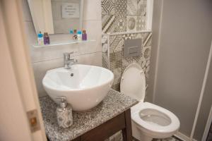 A bathroom at Bozcaada Aspava Otel