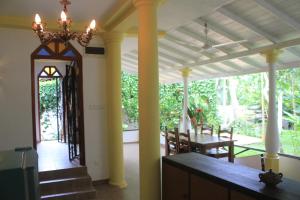 Κήπος έξω από το Dionis Villa