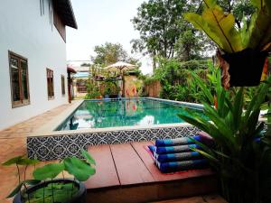 Bazén v ubytování ANGKOR DINO B&B nebo v jeho okolí