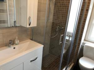 Koupelna v ubytování Appartement Douces heures avec parking couvert privé