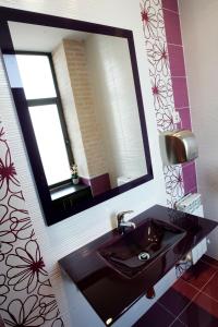 Kuchyň nebo kuchyňský kout v ubytování Hotel La Bastida + 37 fotografií