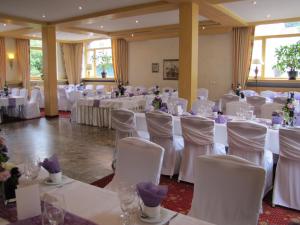 Restaurace v ubytování Hotel Kloster Hirsau + 37 fotografií
