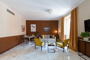 A television and/or entertainment centre at Zebra Naviglio