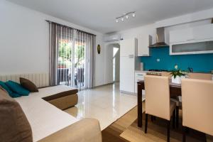 Imagen de la galería de Apartments Ostojic, en Krk