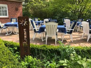 Ein Garten an der Unterkunft Cafe Gaubenhaus