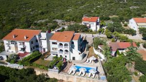 Bazén v ubytovaní Villa Diana alebo v jeho blízkosti