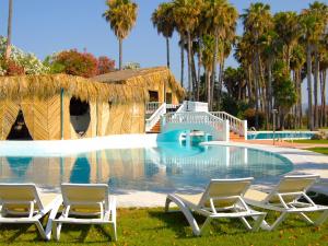 Bazén v ubytování Tu&Me Resort - Adults Only nebo v jeho okolí