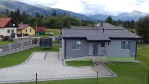 Výhľad na hory alebo výhľad na hory priamo z apartmánu