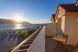 A balcony or terrace at Apartmani "Jadran"