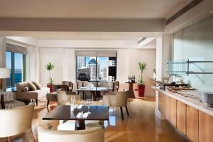 Posezení v ubytování Amora Hotel Jamison Sydney