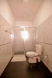ห้องน้ำของ HOSTEL KATUNAYAKE At COLOMBO AIRPORT TRANSIT