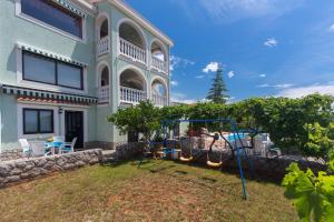 Vonkajšia záhrada v ubytovaní Villa Diana