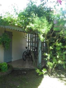 在L'enclos Des Lys, Villa Raffinée Proche de la Mer, Linge Inclus内部或周边骑自行车