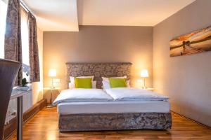 Postel nebo postele na pokoji v ubytování Hotel Engel