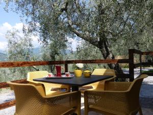 A balcony or terrace at Agriturismo La Vigna
