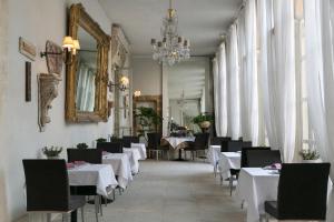 Restoran ili neka druga zalogajnica u objektu Château De Massillan