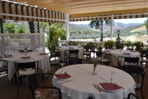 A restaurant or other place to eat at Hotel Arco del Sol