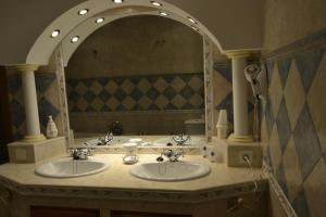 A bathroom at Hotel Arco del Sol