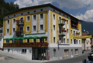 Nespecifikovaný výhled na hory nebo výhled na hory při pohledu z hotelu