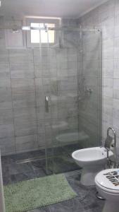 Kúpeľňa v ubytovaní Studio apartman Trdina + 25 fotografií