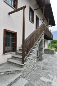 Το κτήριο όπου στεγάζεται  το διαμέρισμα