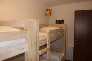 Suite Casello 8 tesisinde bir ranza yatağı veya ranza yatakları