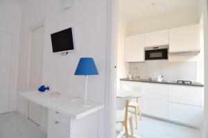 A kitchen or kitchenette at Iris Amalfi Dreams