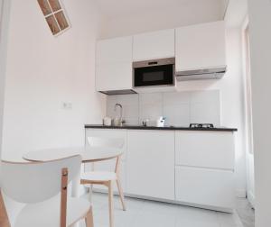 A kitchen or kitchenette at Iris Amalfi Dreams