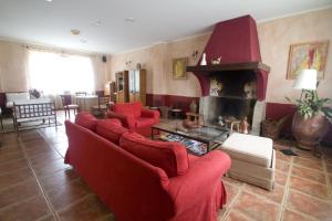 A seating area at Hotel Sierra Quilama