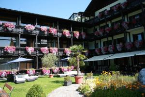 Aed väljaspool majutusasutust Hotel Lindwurm