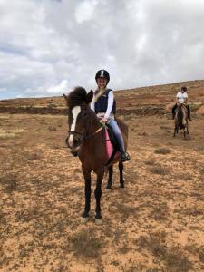 Montar a caballo en la casa o chalet o alrededores